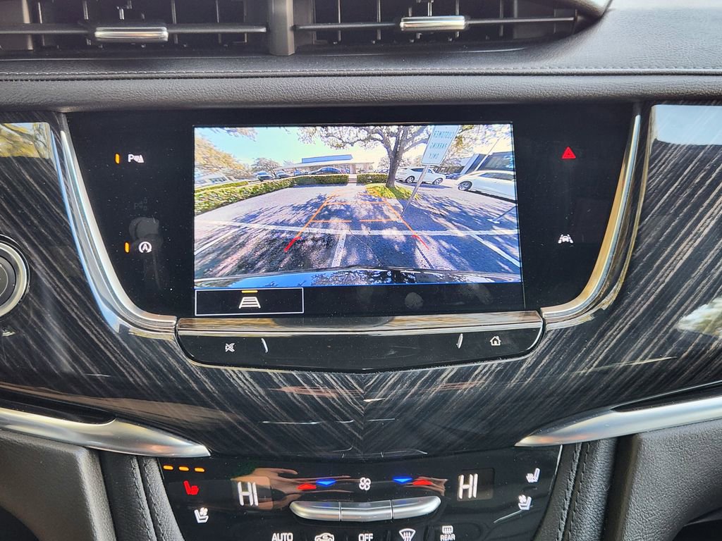 Used 2025 Cadillac XT6 Premium Luxury image 16