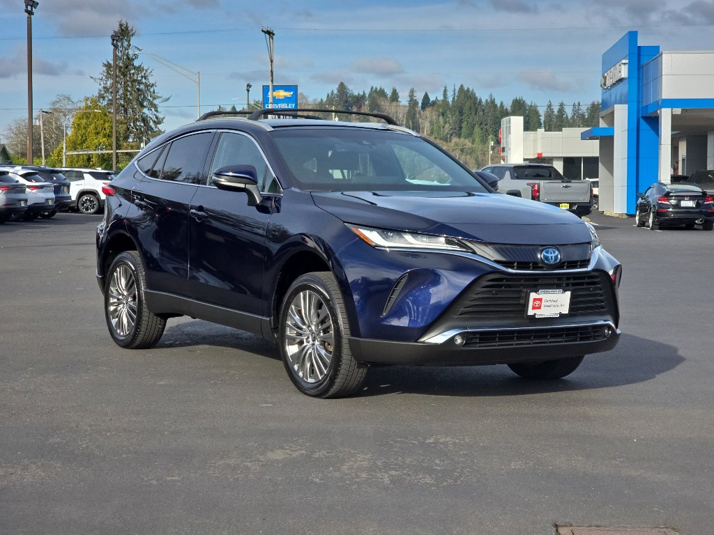 Certified 2023 Toyota Venza XLE image 2