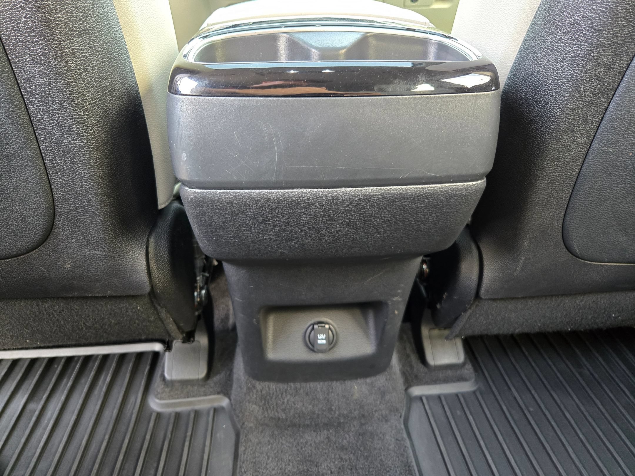Used 2025 Kia Telluride EX w/ EX Captain's Chair Package FWD image 36