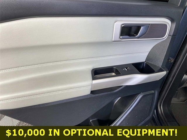 Used 2022 Ford Explorer XLT w/ Equipment Group 202A image 32