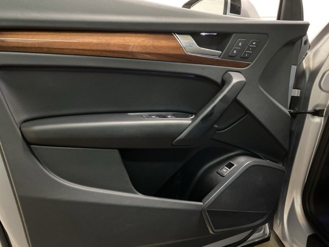 Used 2023 Audi Q5 2.0T Premium w/ Convenience Package image 14