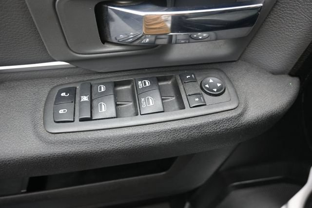 Used 2022 RAM 1500 Classic SLT AWD/4WD image 12