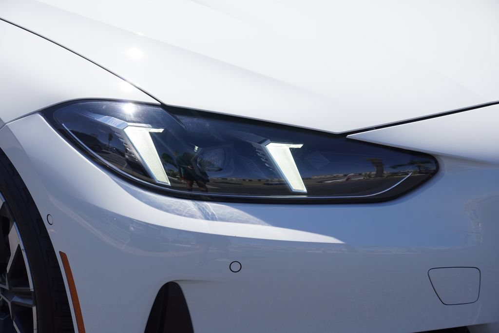 Used 2025 BMW 430i Coupe w/ Premium Package RWD image 11