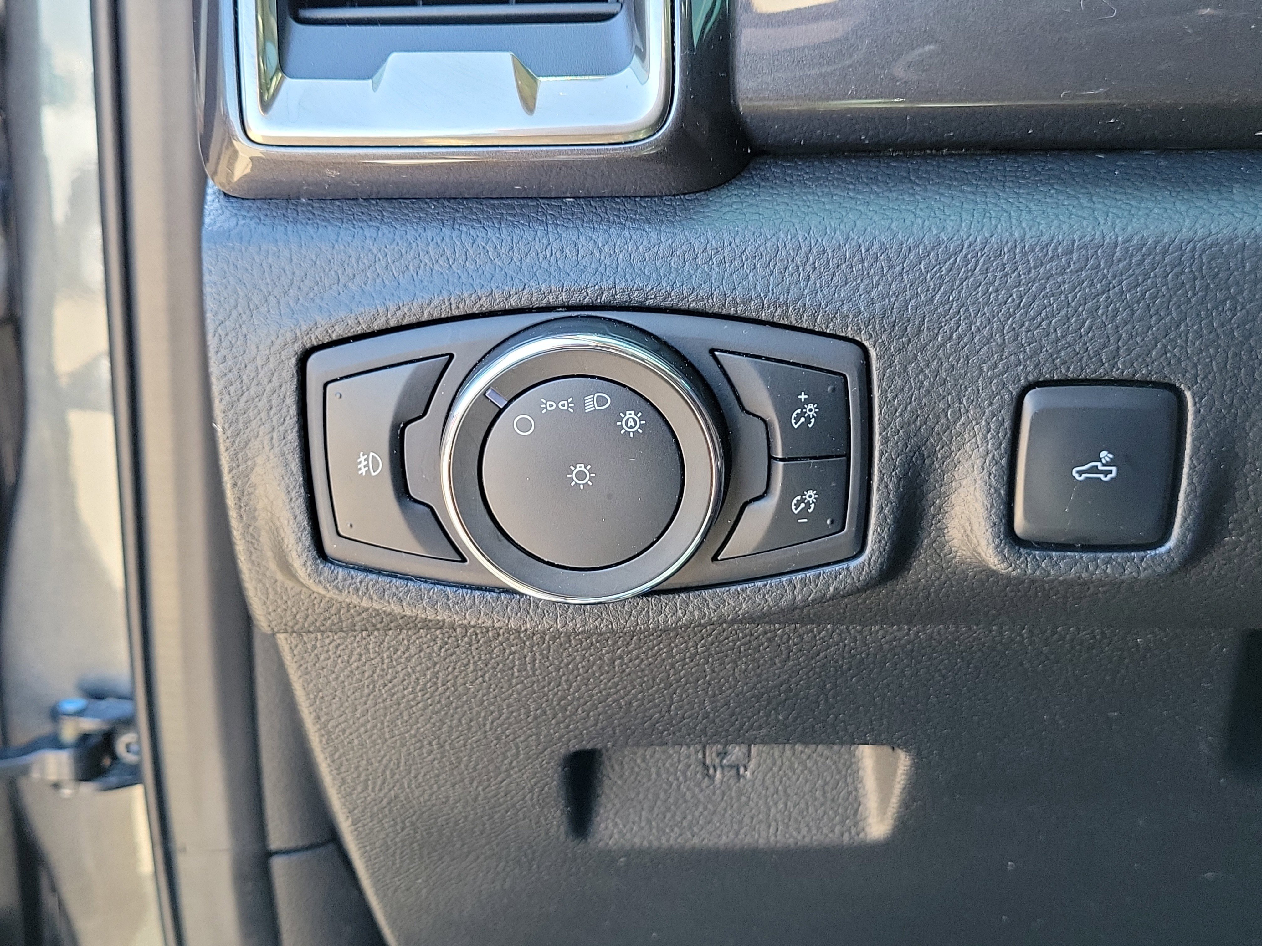 Used 2020 Ford Ranger Lariat w/ Equipment Group 501A Mid image 20