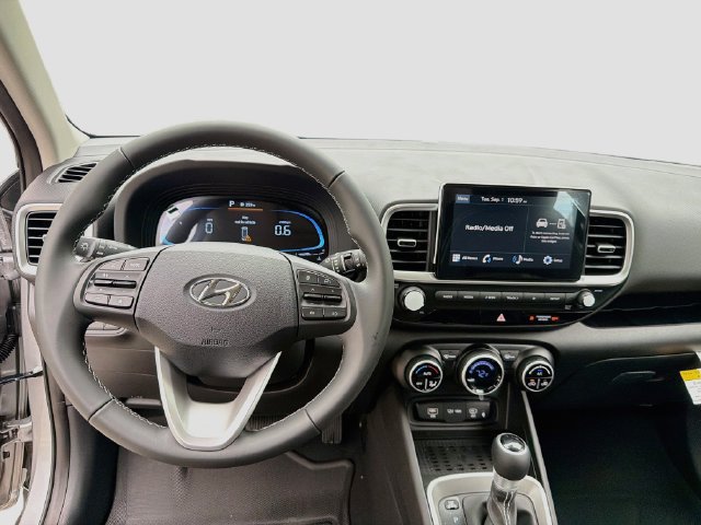 New 2026 Hyundai Venue SEL FWD image 23