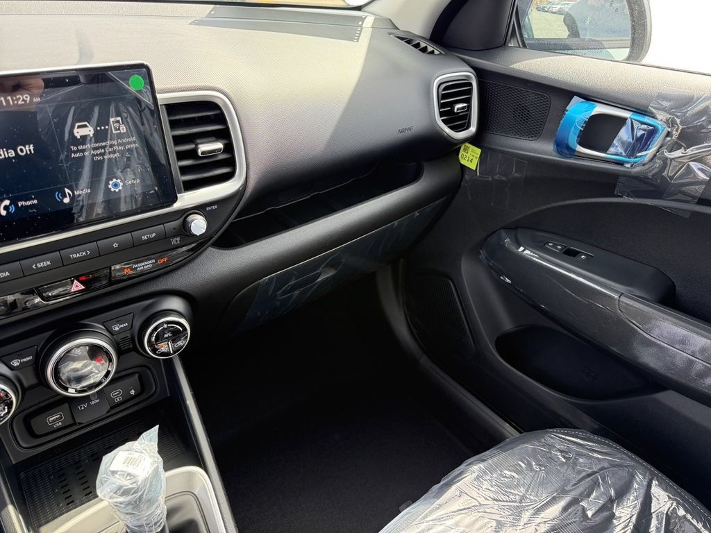 New 2026 Hyundai Venue SEL FWD image 18