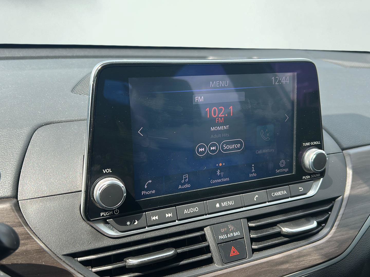 Used 2024 Nissan Altima 2.5 SV FWD image 9