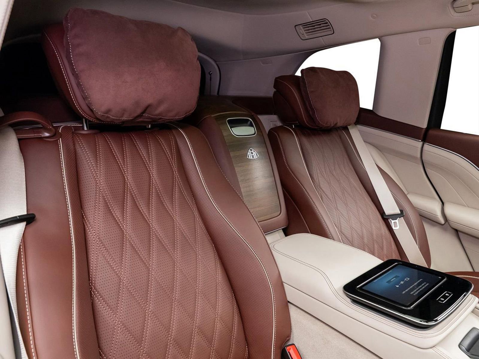 Used 2026 Mercedes-Benz Maybach GLS 600 4MATIC image 44