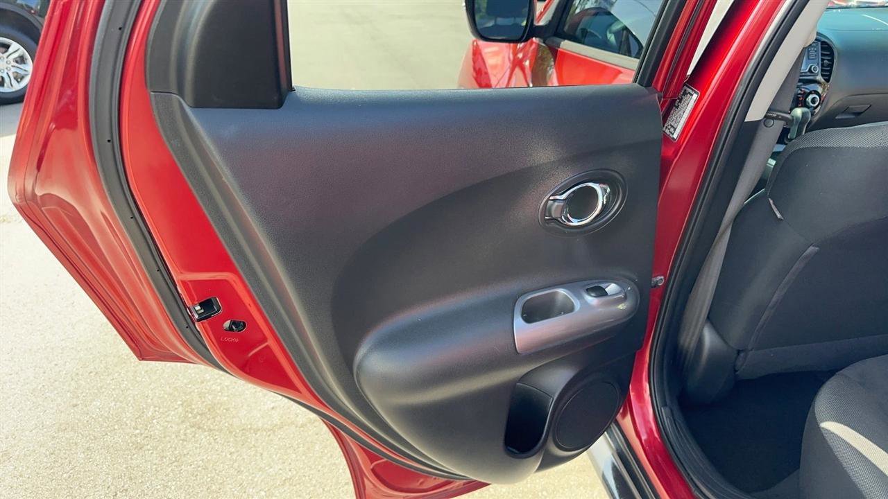 Used 2017 Nissan Juke SV image 28