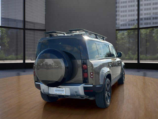 Used 2024 Land Rover Defender 110 S image 16