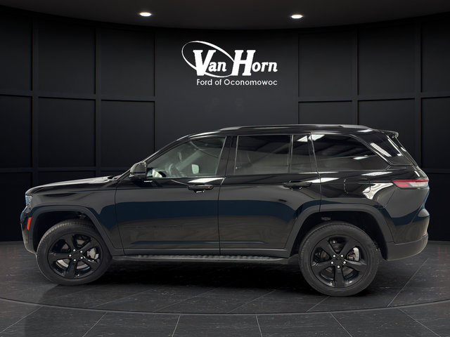 Used 2024 Jeep Grand Cherokee Limited w/ Luxury Tech Group II AWD/4WD image 4