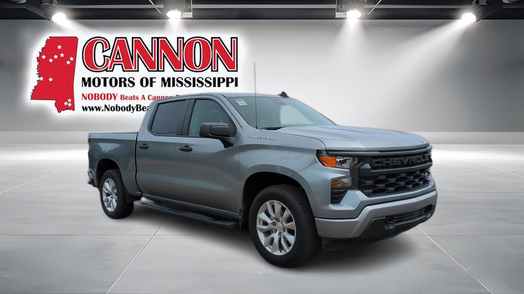 Used 2023 Chevrolet Silverado 1500 Custom image 3