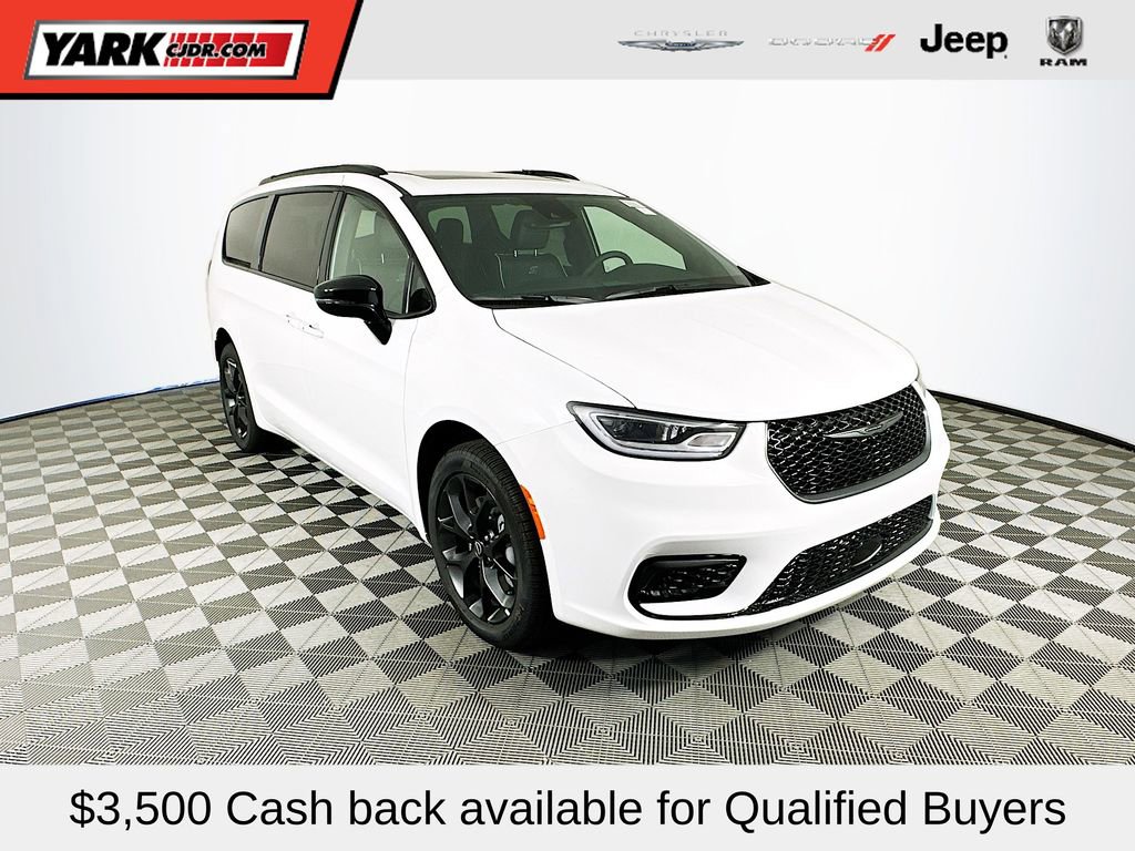 New 2026 Chrysler Pacifica Limited w/ S Appearance Package