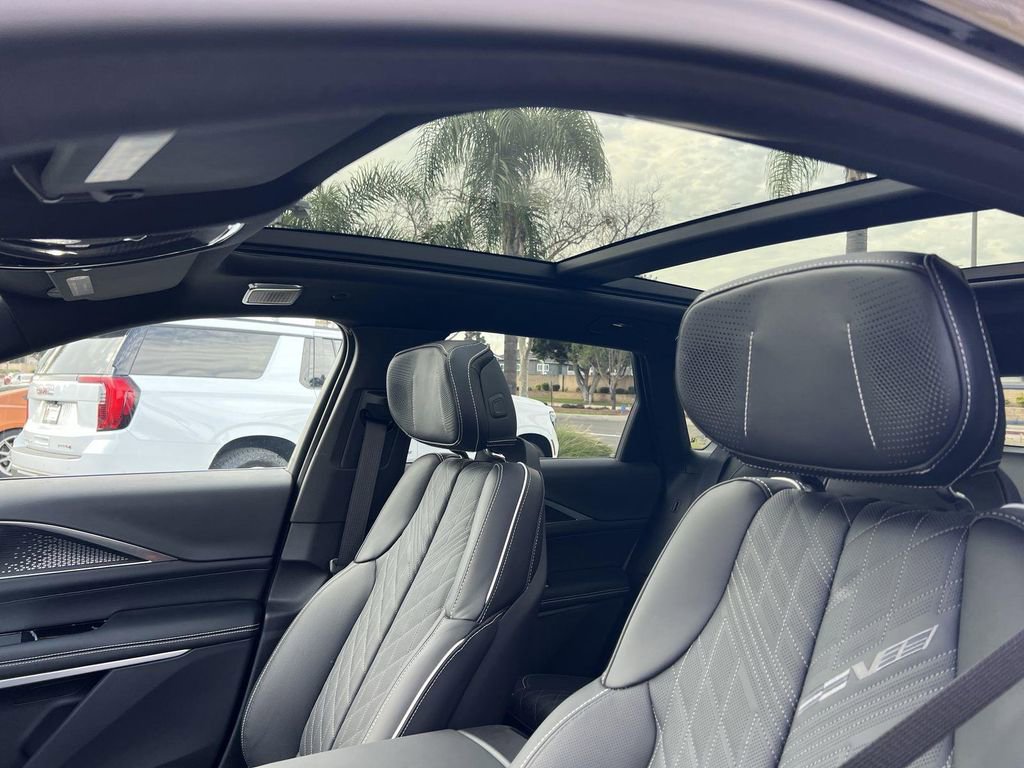 New 2026 Cadillac Lyriq V image 27