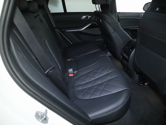 Used 2024 BMW X5 xDrive40i w/ M Sport Package AWD/4WD image 34