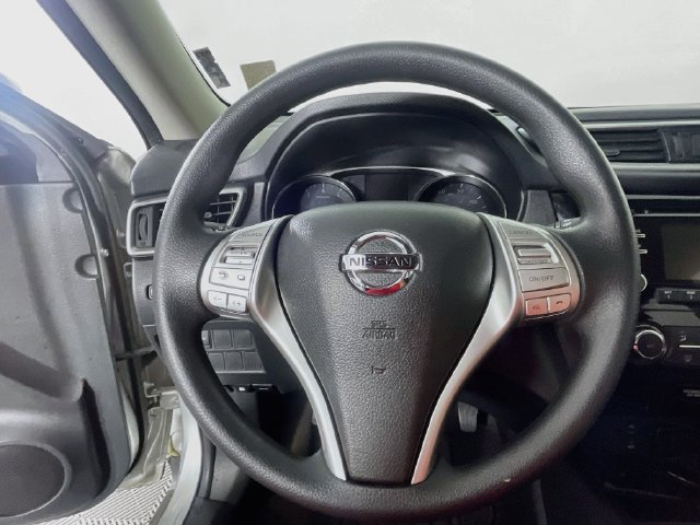 Used 2015 Nissan Rogue S FWD image 12