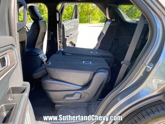 Used 2025 Ford Explorer ST-Line w/ ST-Line Street Pack AWD/4WD image 41
