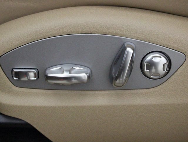 Used 2024 Porsche Macan AWD/4WD image 25