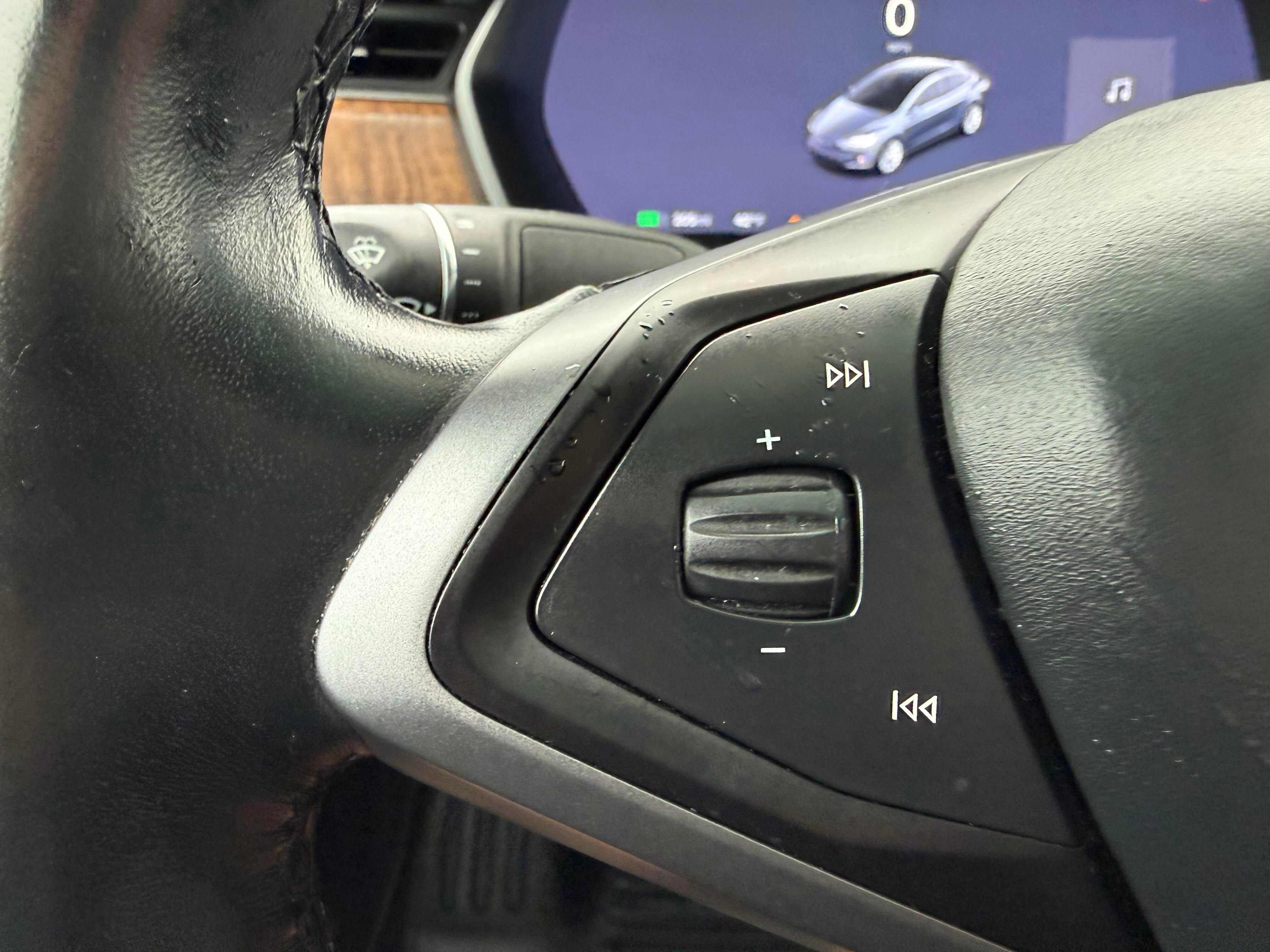 Used 2021 Tesla Model X Long Range image 18