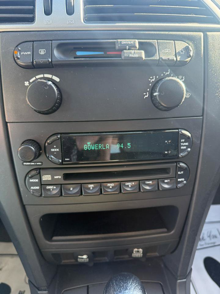 Used 2008 Chrysler Pacifica LX image 23