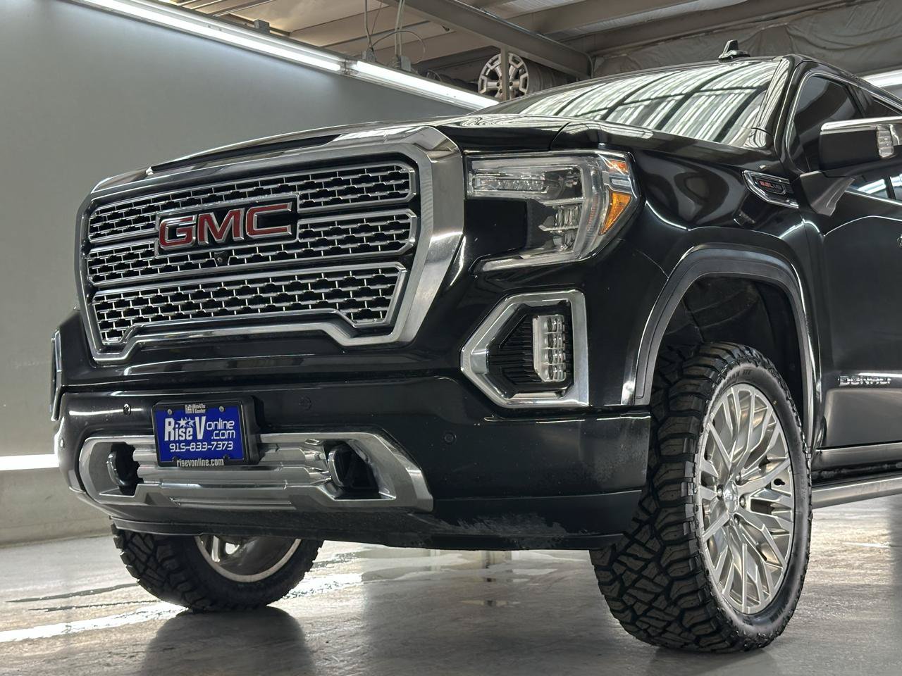 Used 2019 GMC Sierra 1500 Denali w/ Denali Ultimate Package AWD/4WD image 4