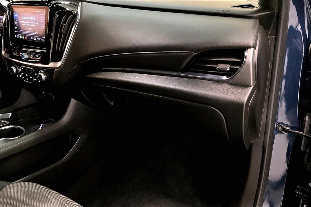 Used 2023 Chevrolet Traverse LT image 16
