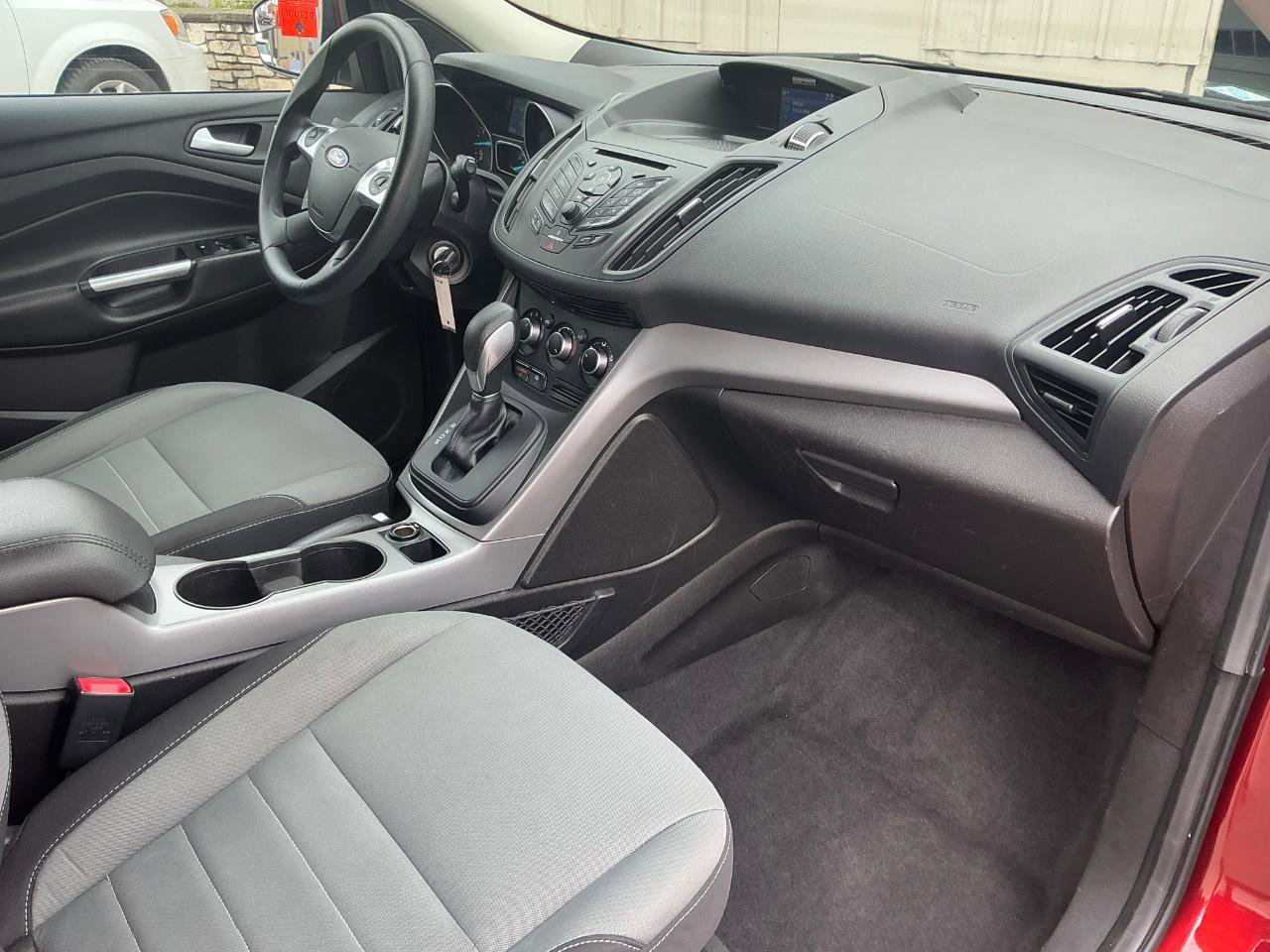 Used 2015 Ford Escape SE FWD image 9