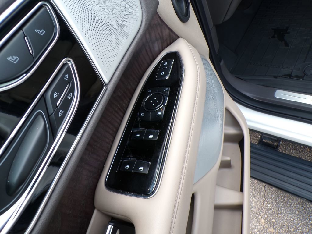 Used 2024 Lincoln Navigator L Reserve image 12