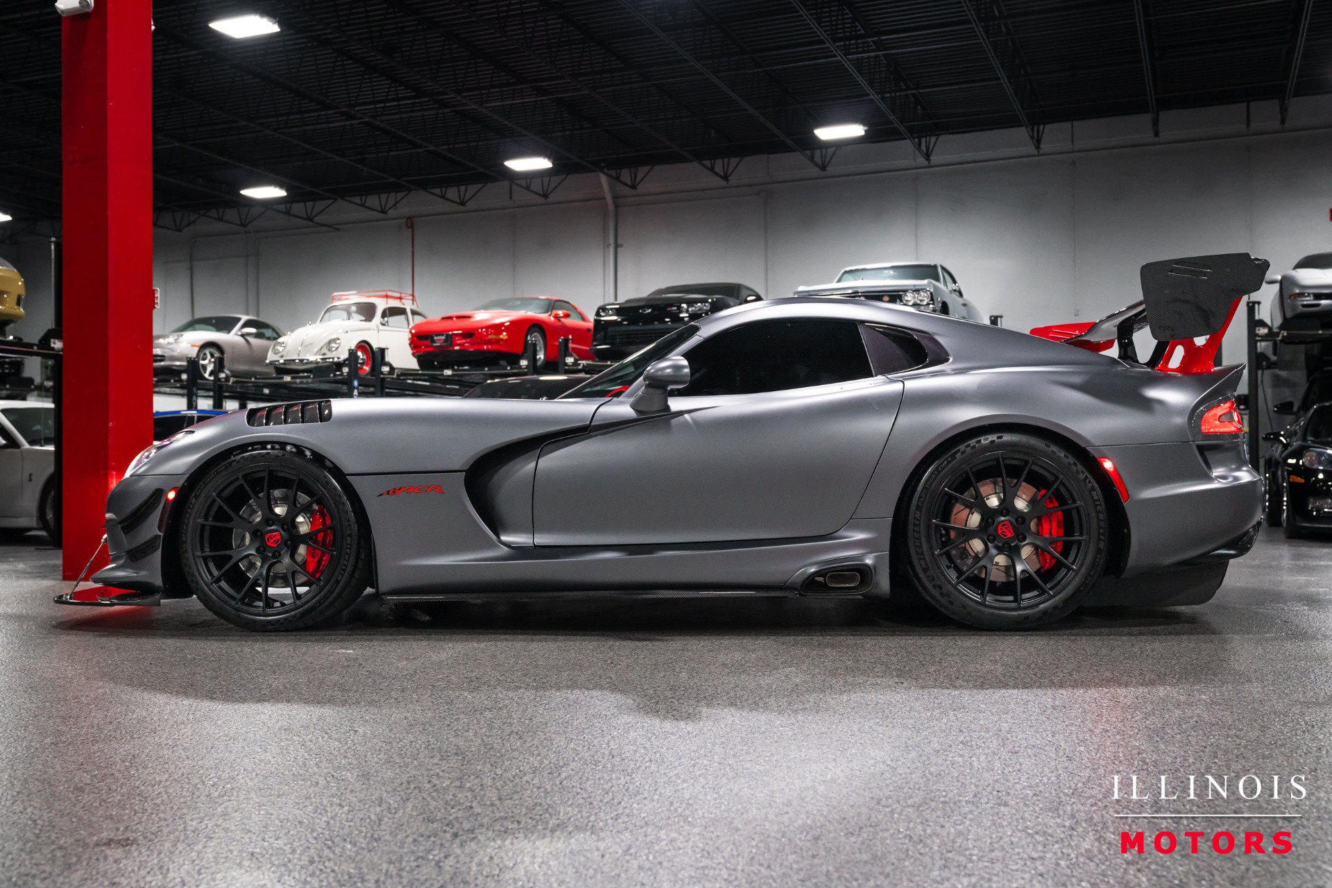 Used 2014 SRT Viper GTS RWD image 2