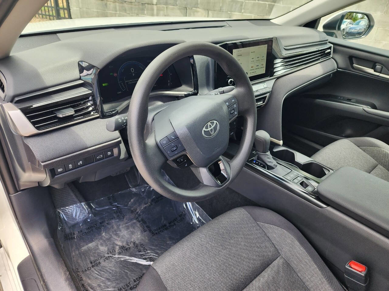 Used 2025 Toyota Camry LE image 12