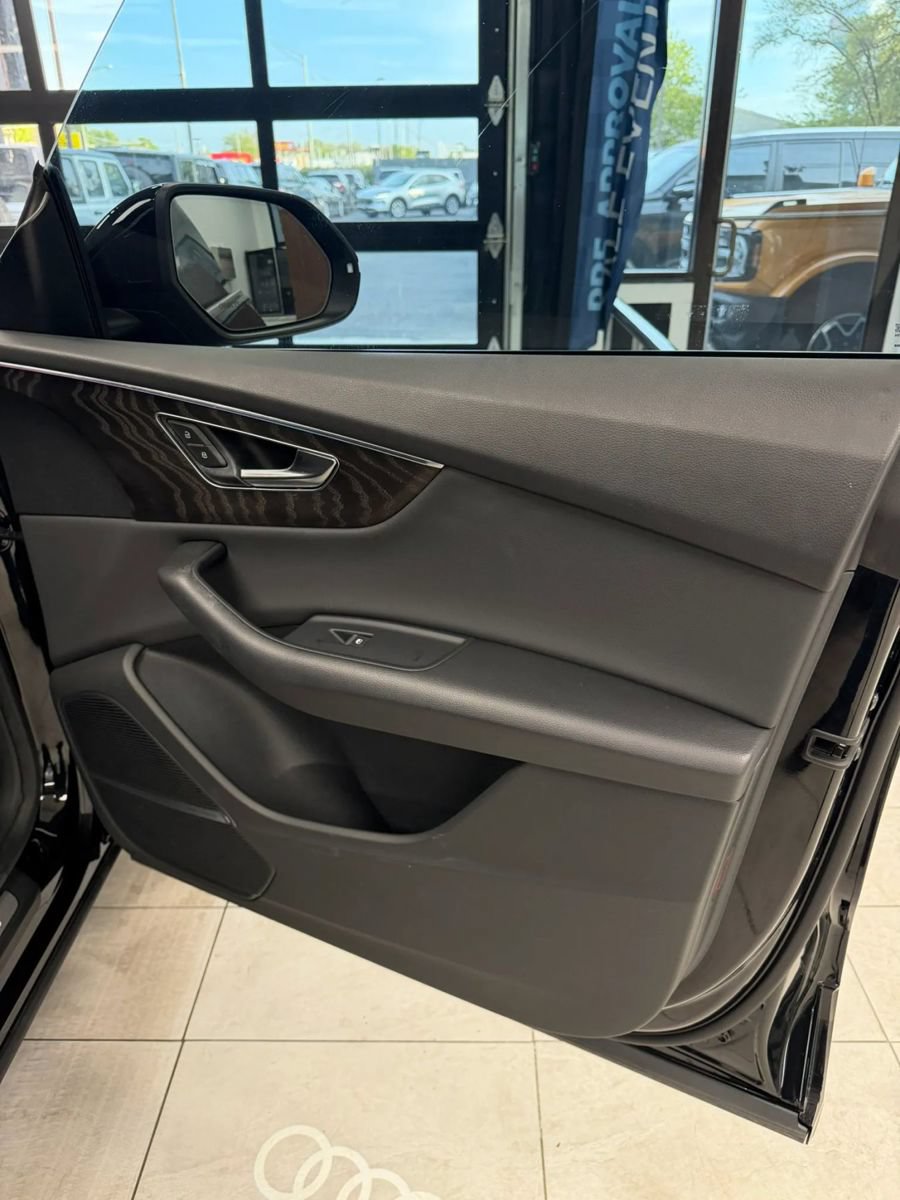 Used 2022 Audi Q8 Premium Plus w/ Premium Plus Package AWD/4WD image 12