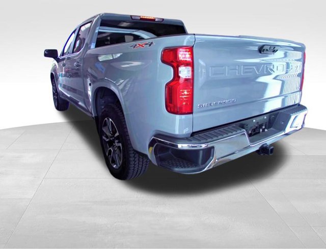 Used 2024 Chevrolet Silverado 1500 LT AWD/4WD image 3