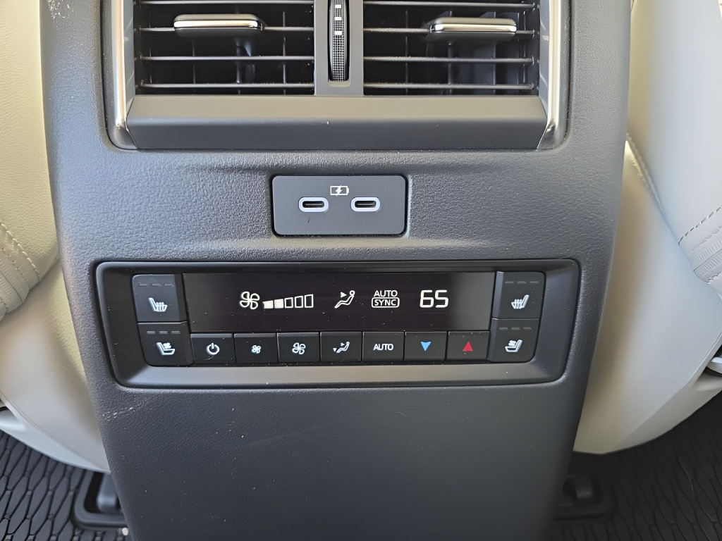 Used 2024 MAZDA CX-90 3.3 Turbo S w/ Premium Plus AWD/4WD image 46