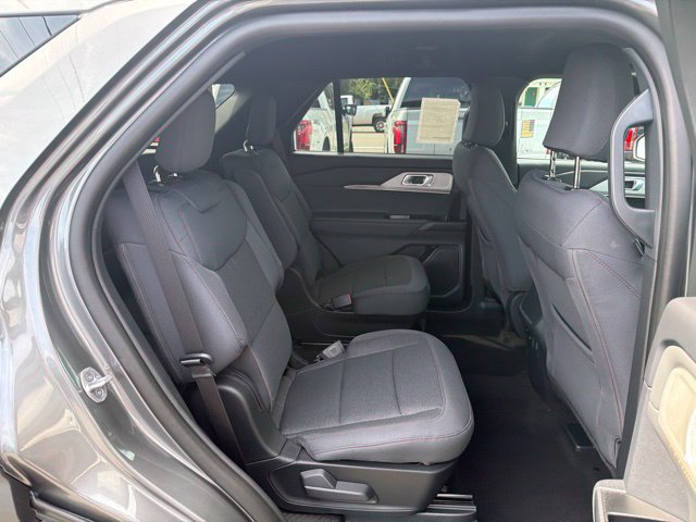 Used 2027 Ford Explorer Active AWD/4WD image 35