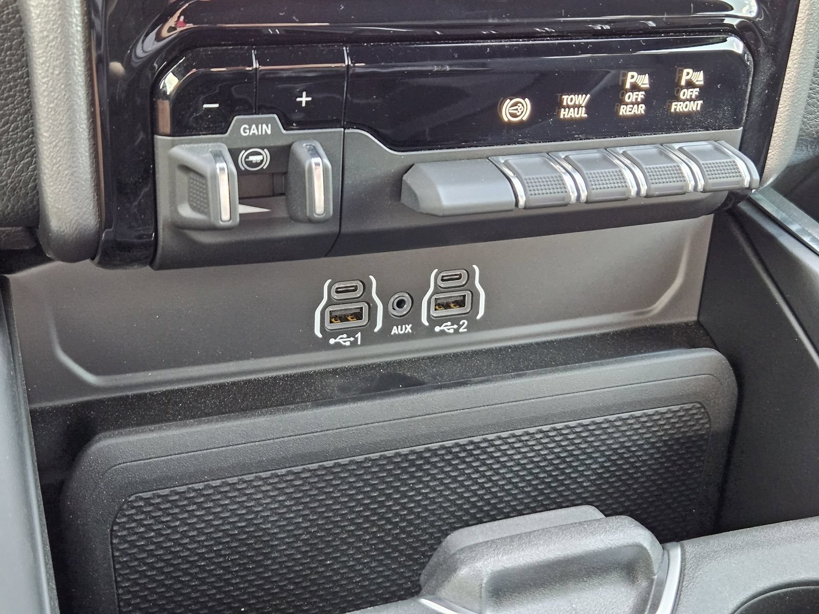 New 2026 RAM 3500 Lone Star AWD/4WD image 23