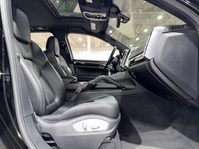 Used 2015 Porsche Cayenne S image 63