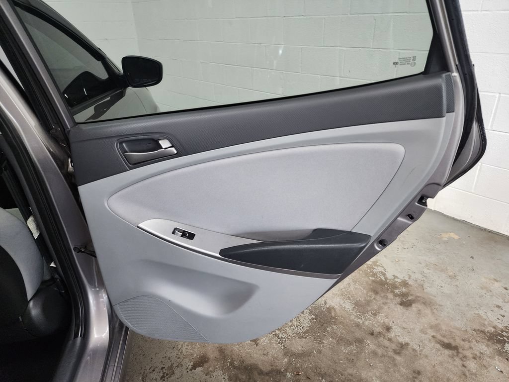 Used 2017 Hyundai Accent SE FWD image 26