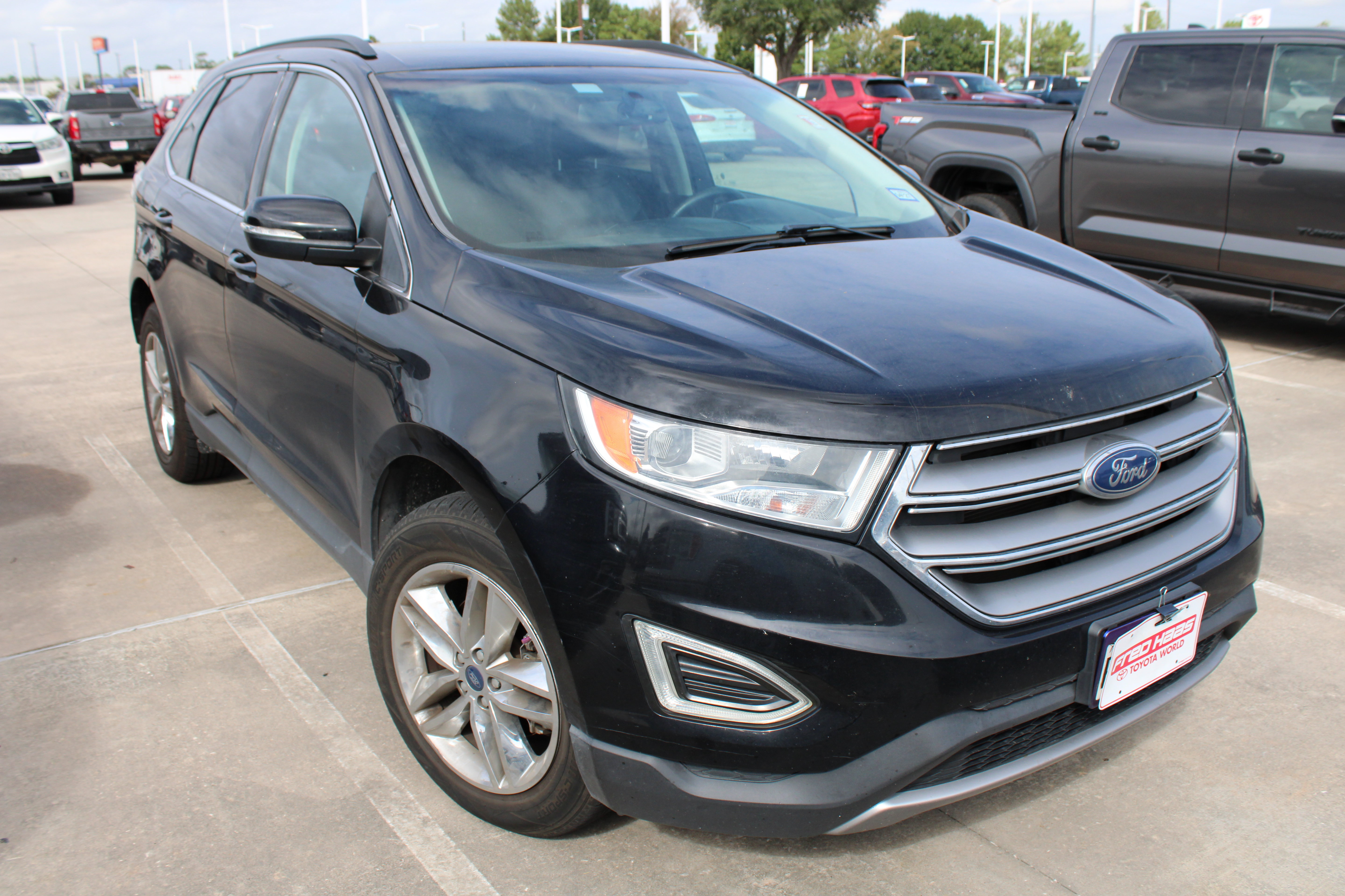 Used 2018 Ford Edge SEL w/ Equipment Group 201A FWD image 2