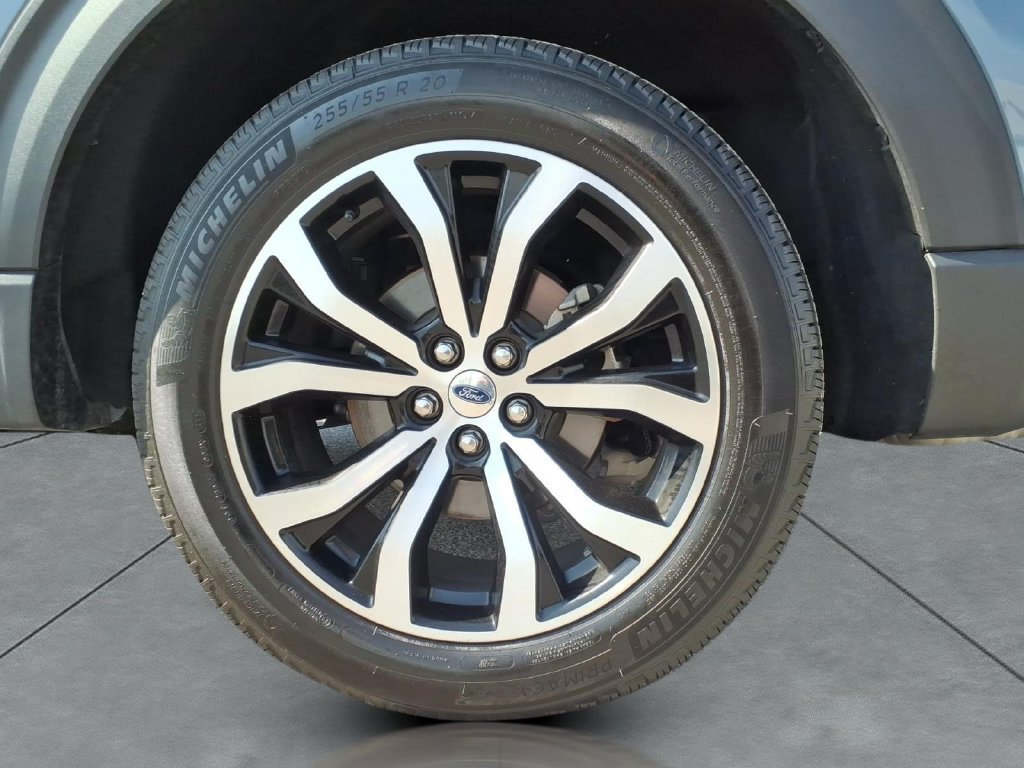 Certified 2025 Ford Explorer ST-Line AWD/4WD image 15