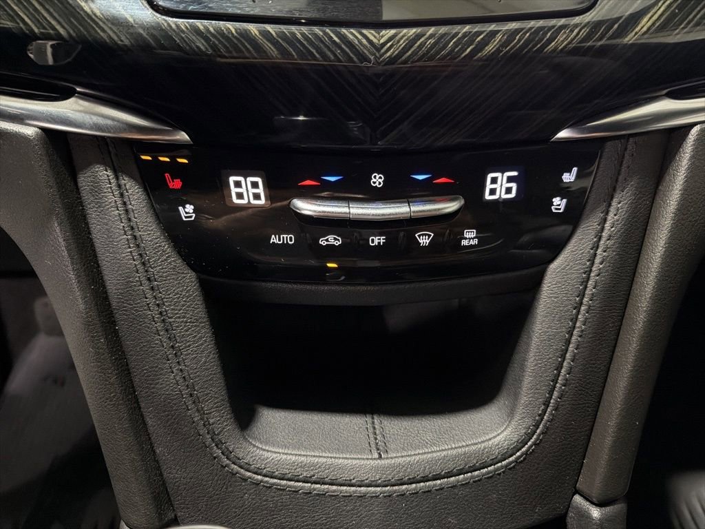 Used 2023 Cadillac XT6 Premium Luxury image 20