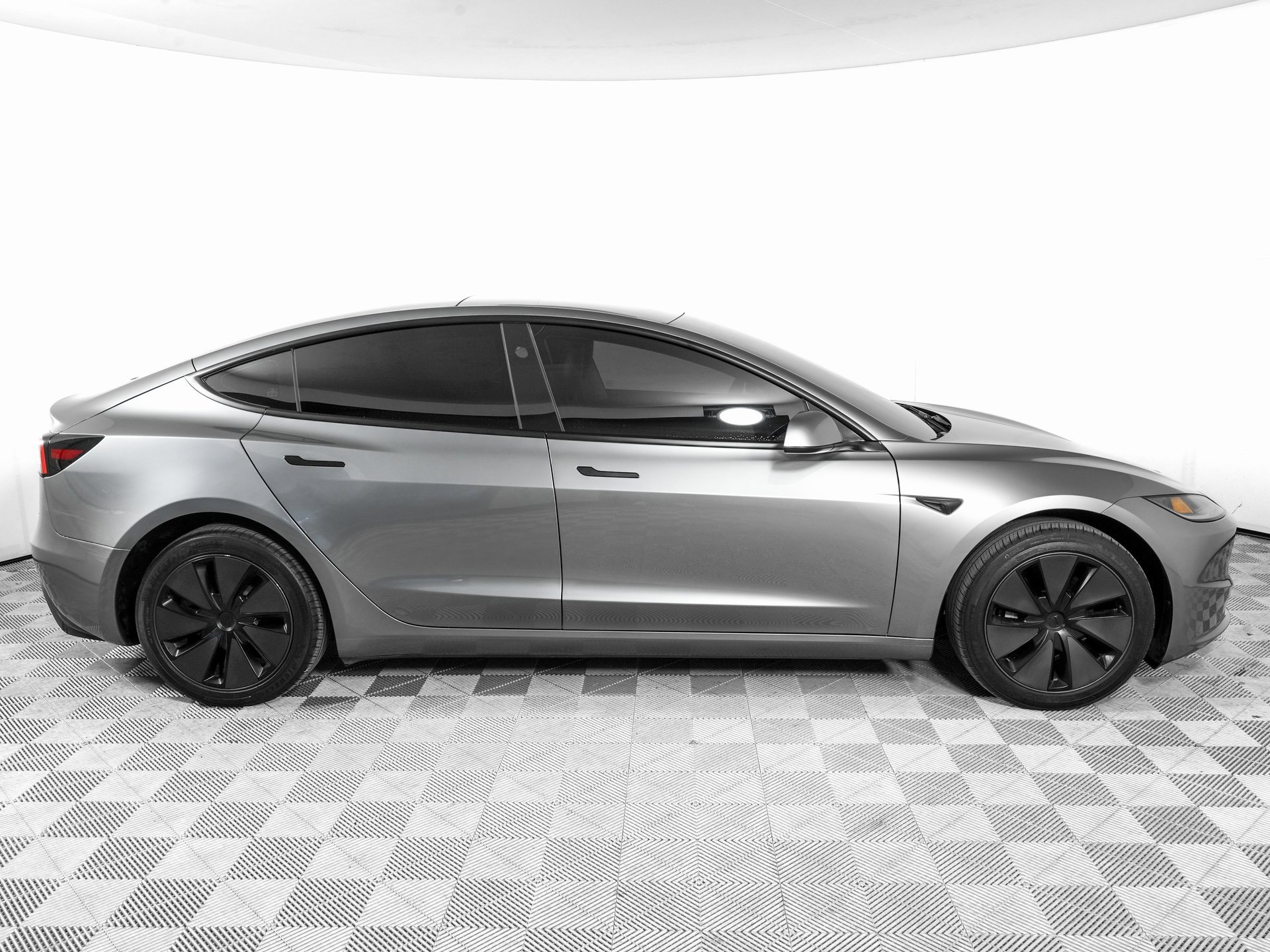 Used 2025 Tesla Model 3 Long Range image 4