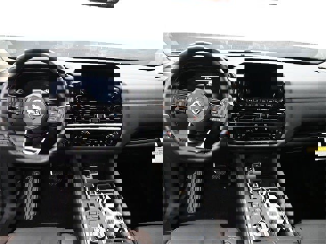 New 2025 Nissan Pathfinder Platinum image 10