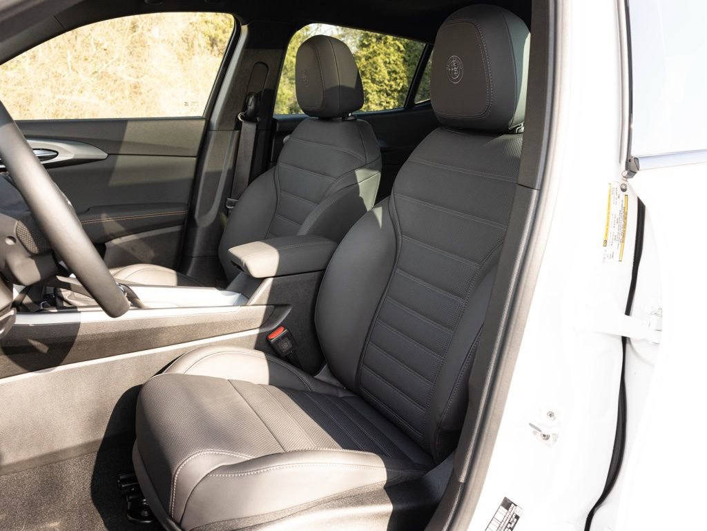 New 2026 Alfa Romeo Tonale w/ Black Premium Package image 3