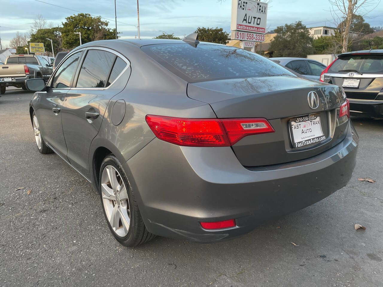 Used 2014 Acura ILX w/ Technology Package image 3