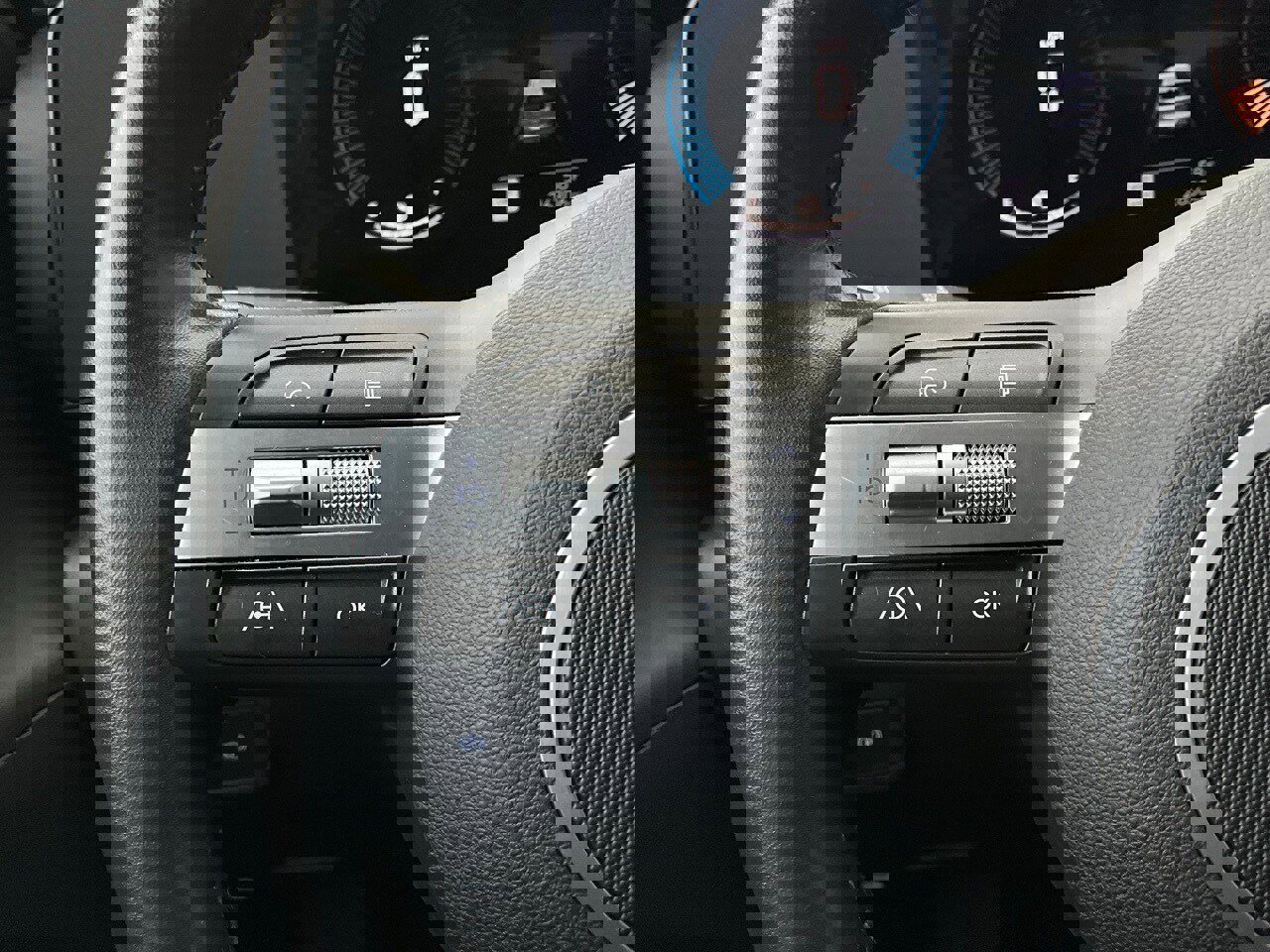 Used 2025 Hyundai Kona SEL image 35