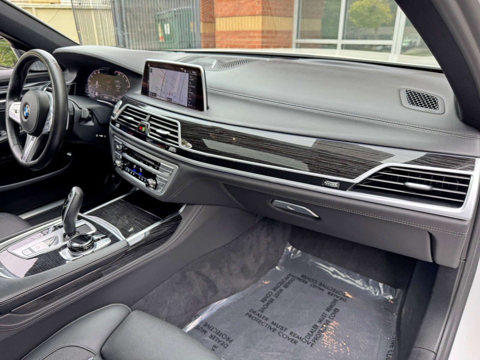 Used 2020 BMW 750i xDrive w/ Executive Package AWD/4WD image 16