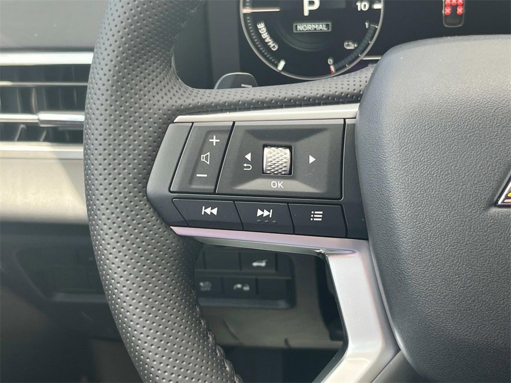 New 2025 Mitsubishi Outlander SE image 28