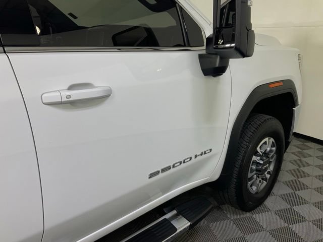 Used 2022 GMC Sierra 2500 SLE w/ SLE Convenience Package AWD/4WD image 9