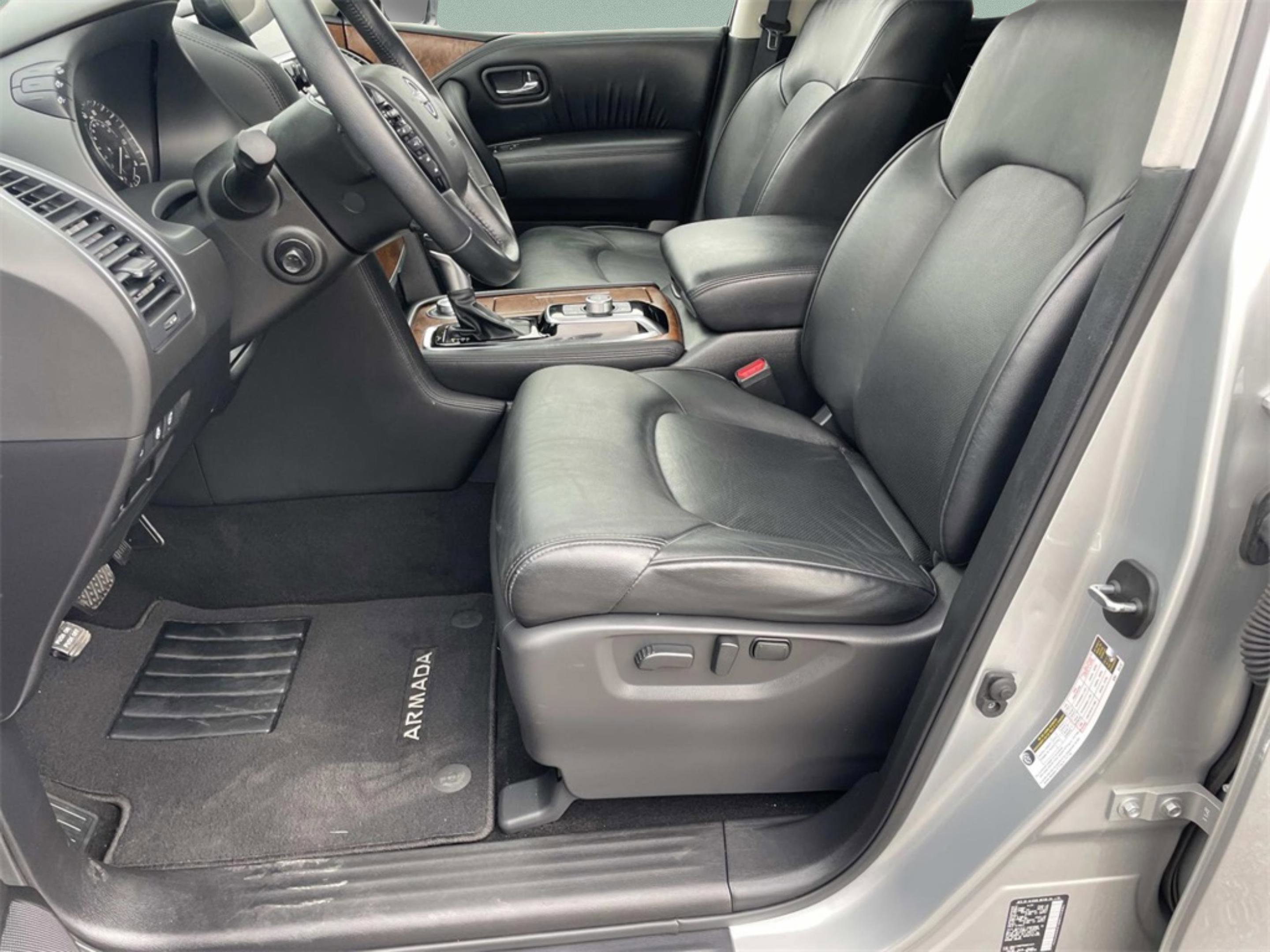 Used 2024 Nissan Armada SL w/ Captain's Chairs Package image 13