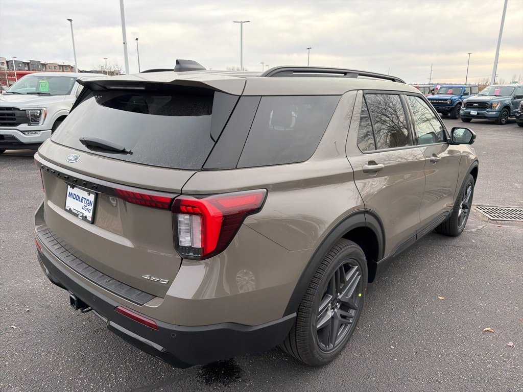 New 2026 Ford Explorer ST-Line w/ ST-Line Street Pack image 6